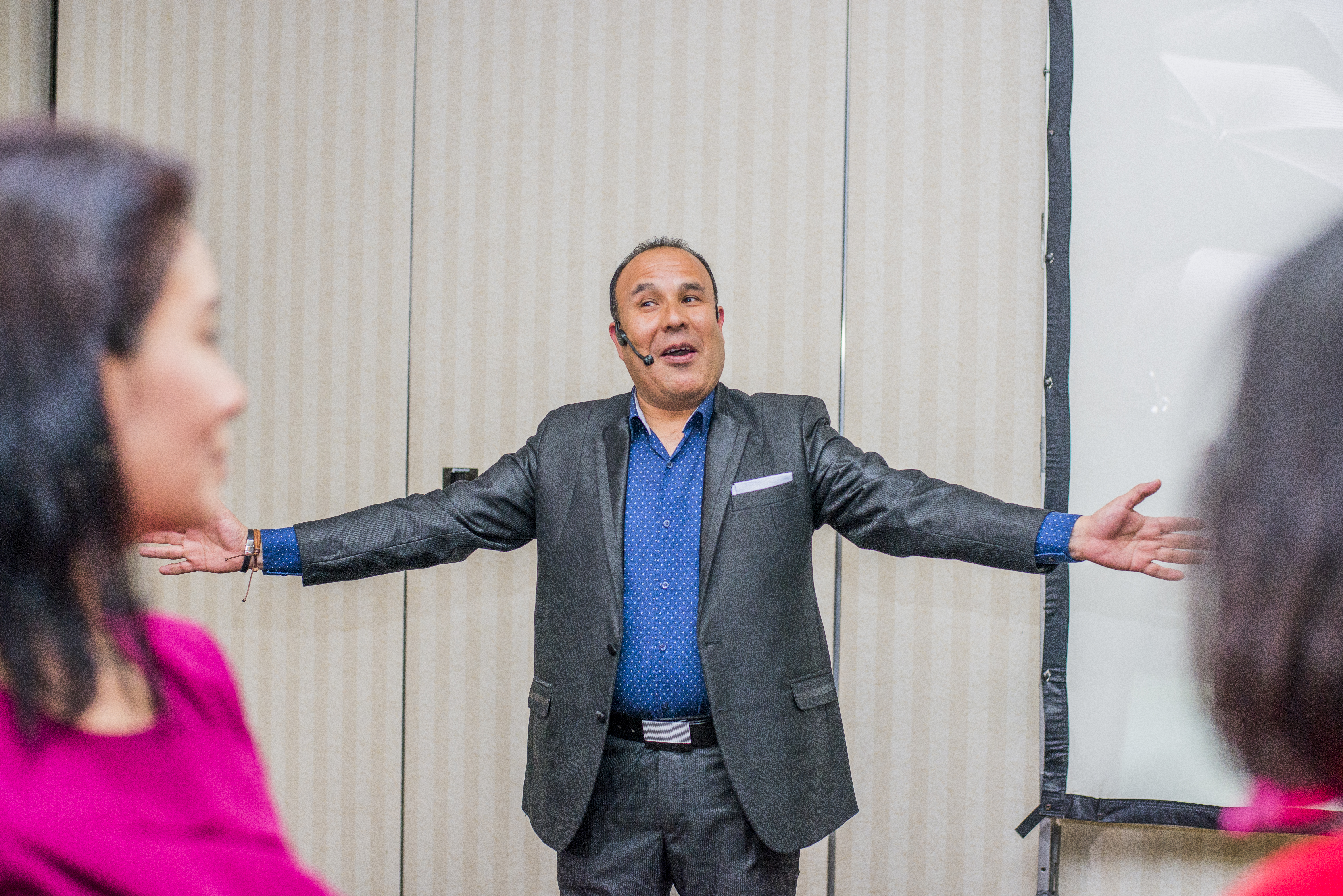 Conferencia : La felicidad en las organizaiones